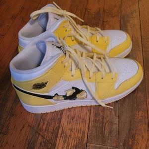 Jordan youth Air 1 Mids Dynamic Yellow size 7Y boys